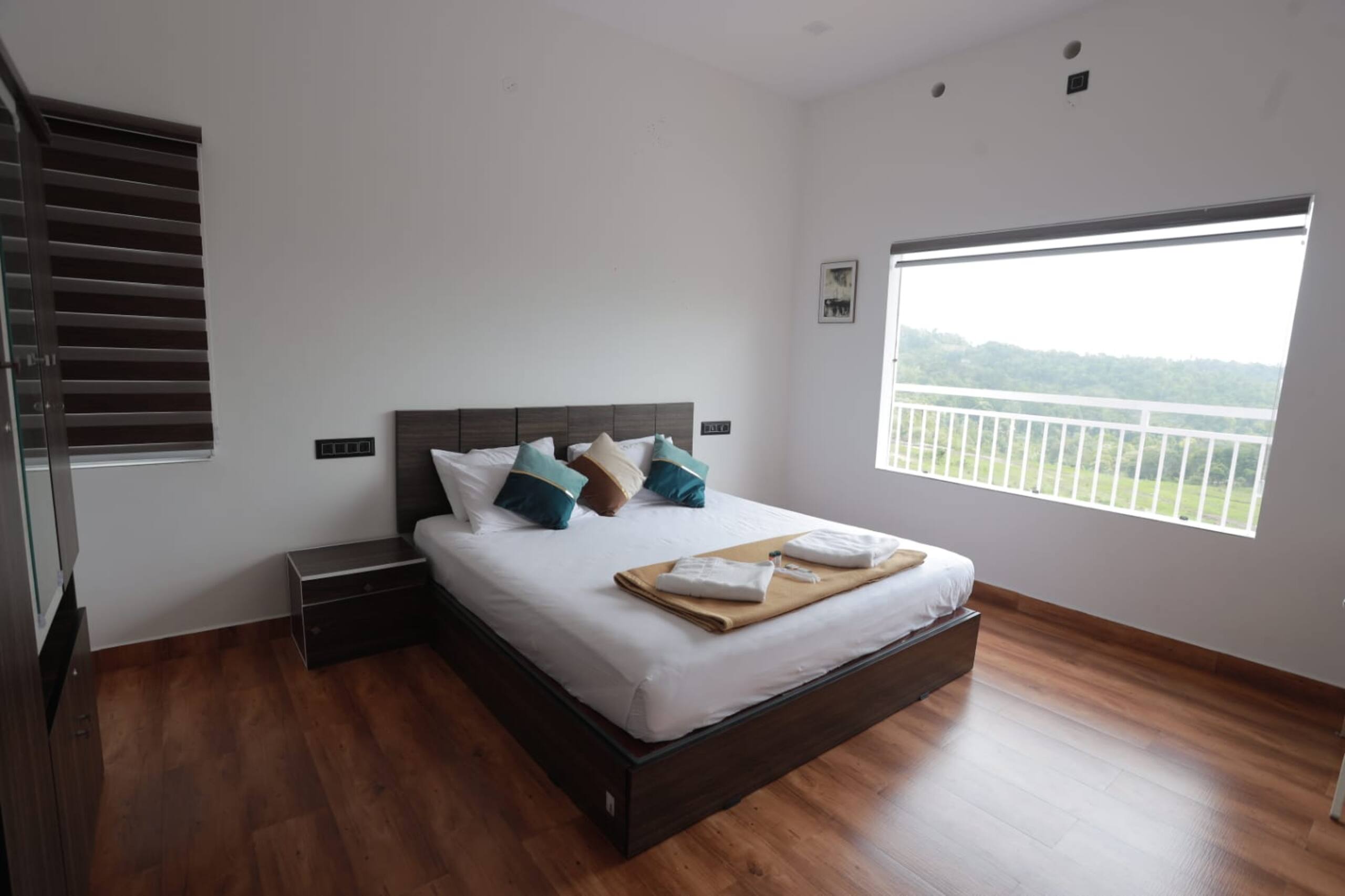 Premium 4BHK+2BR VILLA in vagamon with pool 27