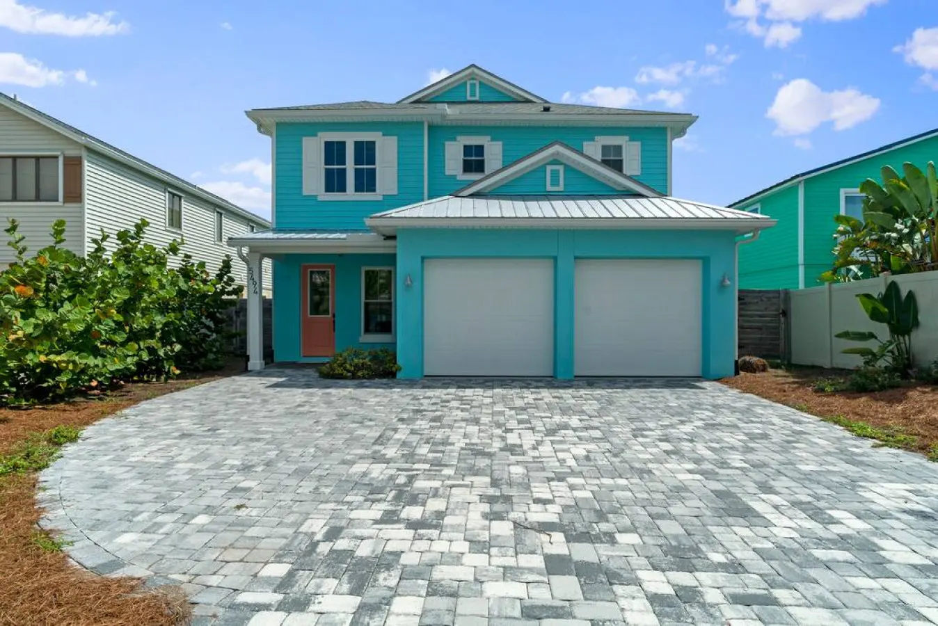 Just Beachy: Stunning 4BR Oceanfront Home + Private Pool — photo 3