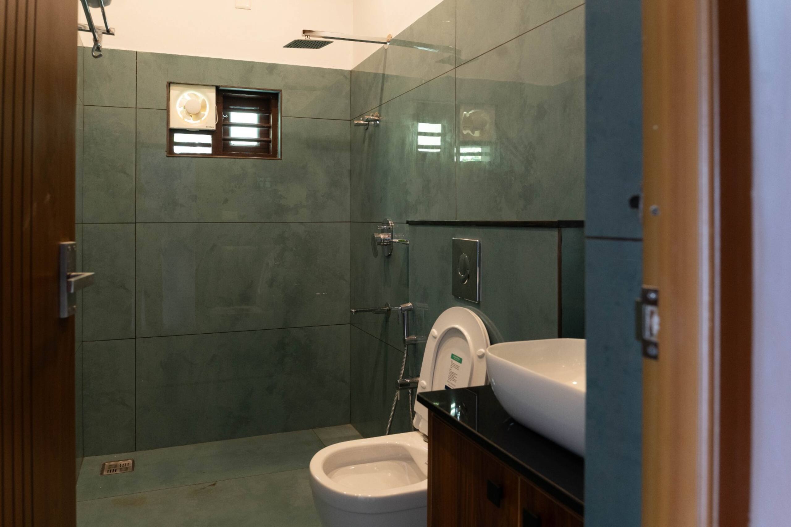 Wake up to the mountain views at Airfresh Villas 28