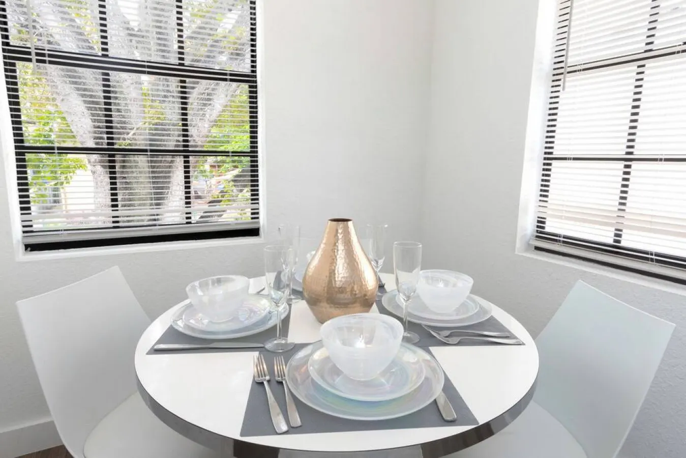 Stylish Miami 2BR - King Bed - Sleeps 4 — photo 4