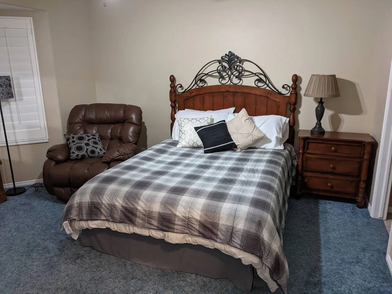 Beautiful Large Residential Home 15