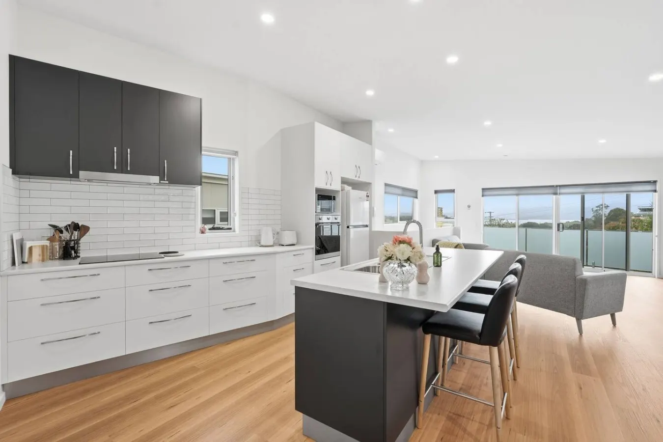 Stylish Rosetta Waterview Stay 9