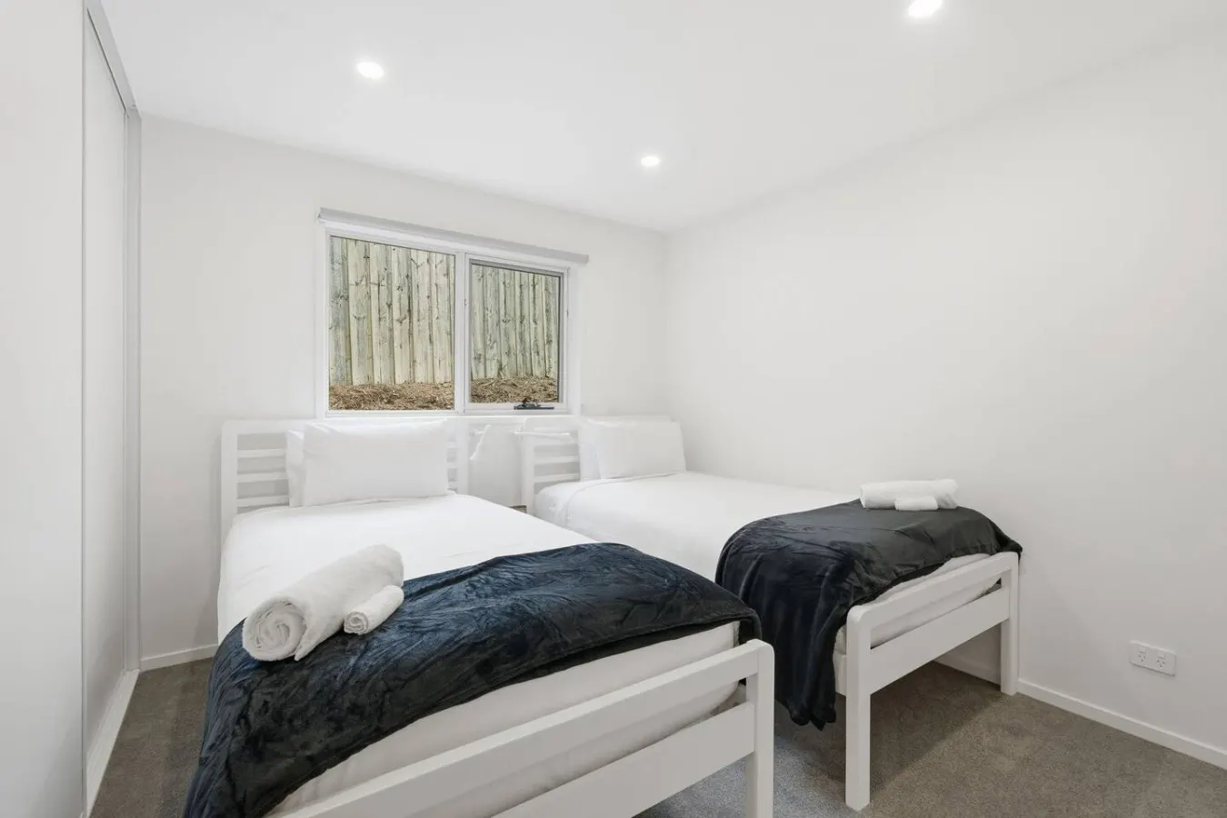 Stylish Rosetta Waterview Stay 13