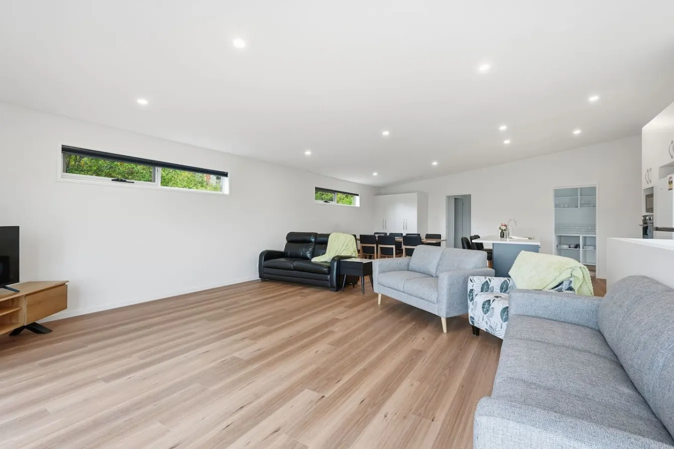 Stylish Rosetta Waterview Stay 18