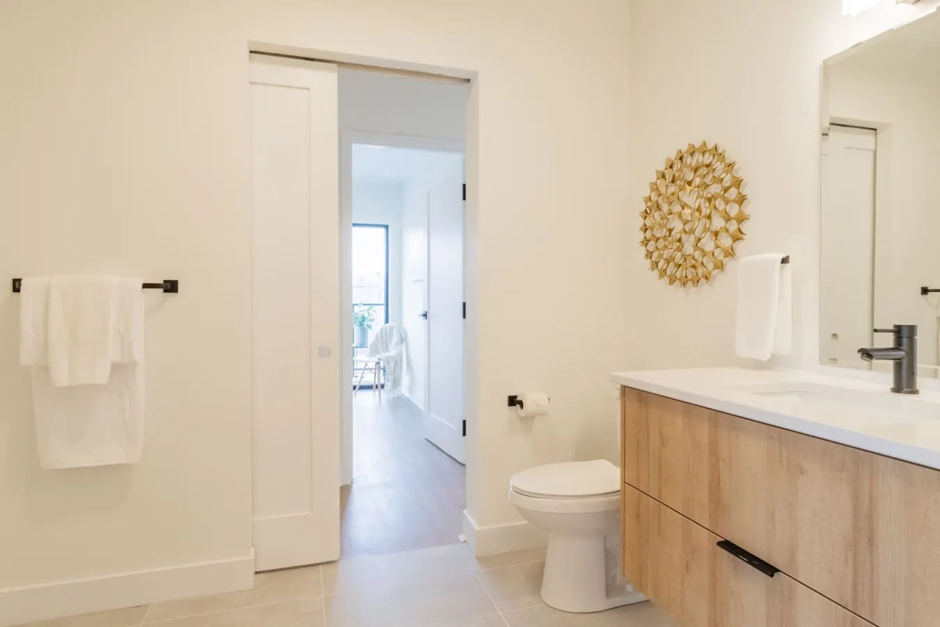 2 bedroom condo- Hot Tub, 1 min to beach - 301 18