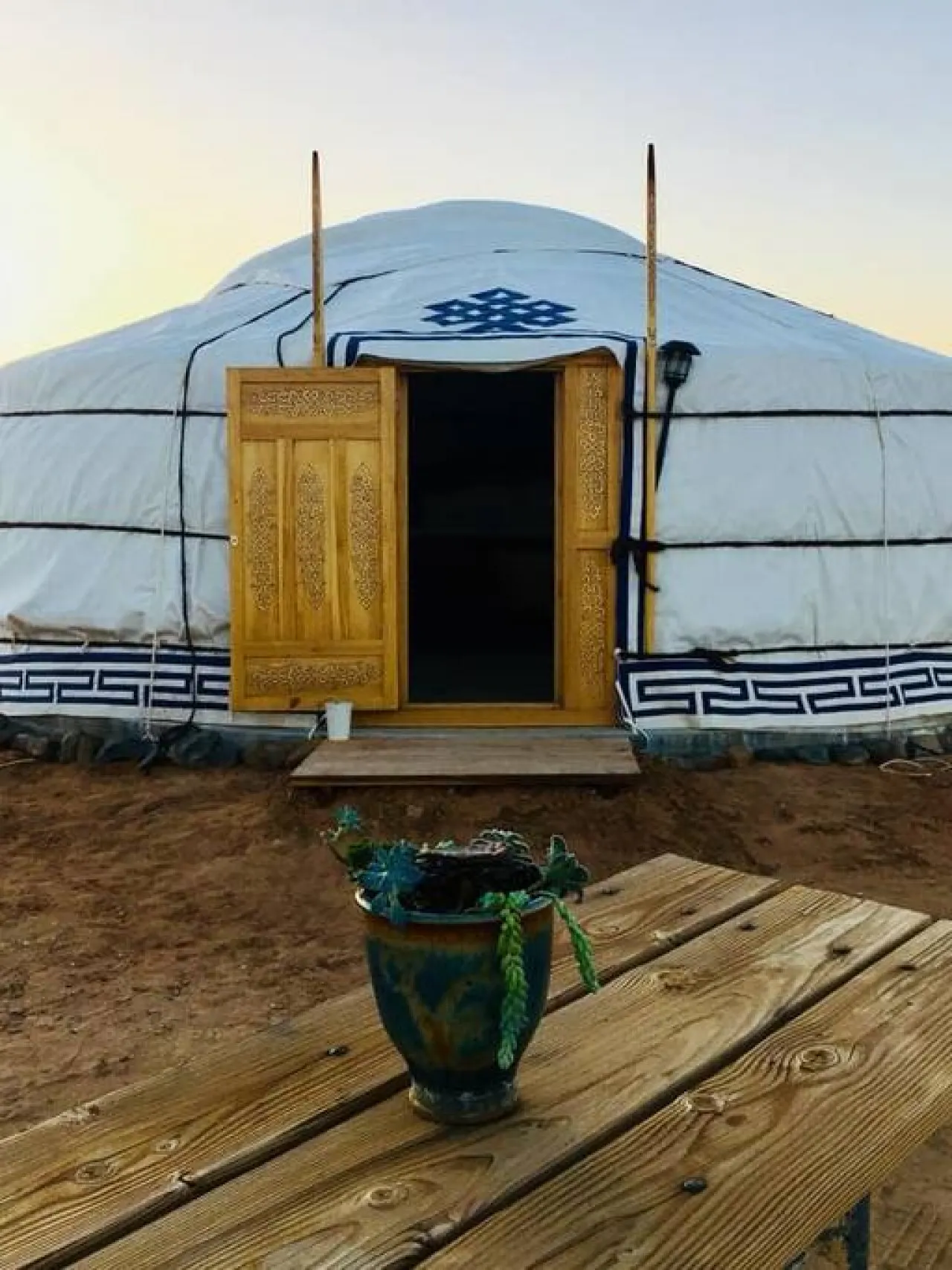 28 Palms Ranch Stargazing Yurt #4 · Stargazing Mongolian Yurt JTNP — photo 5