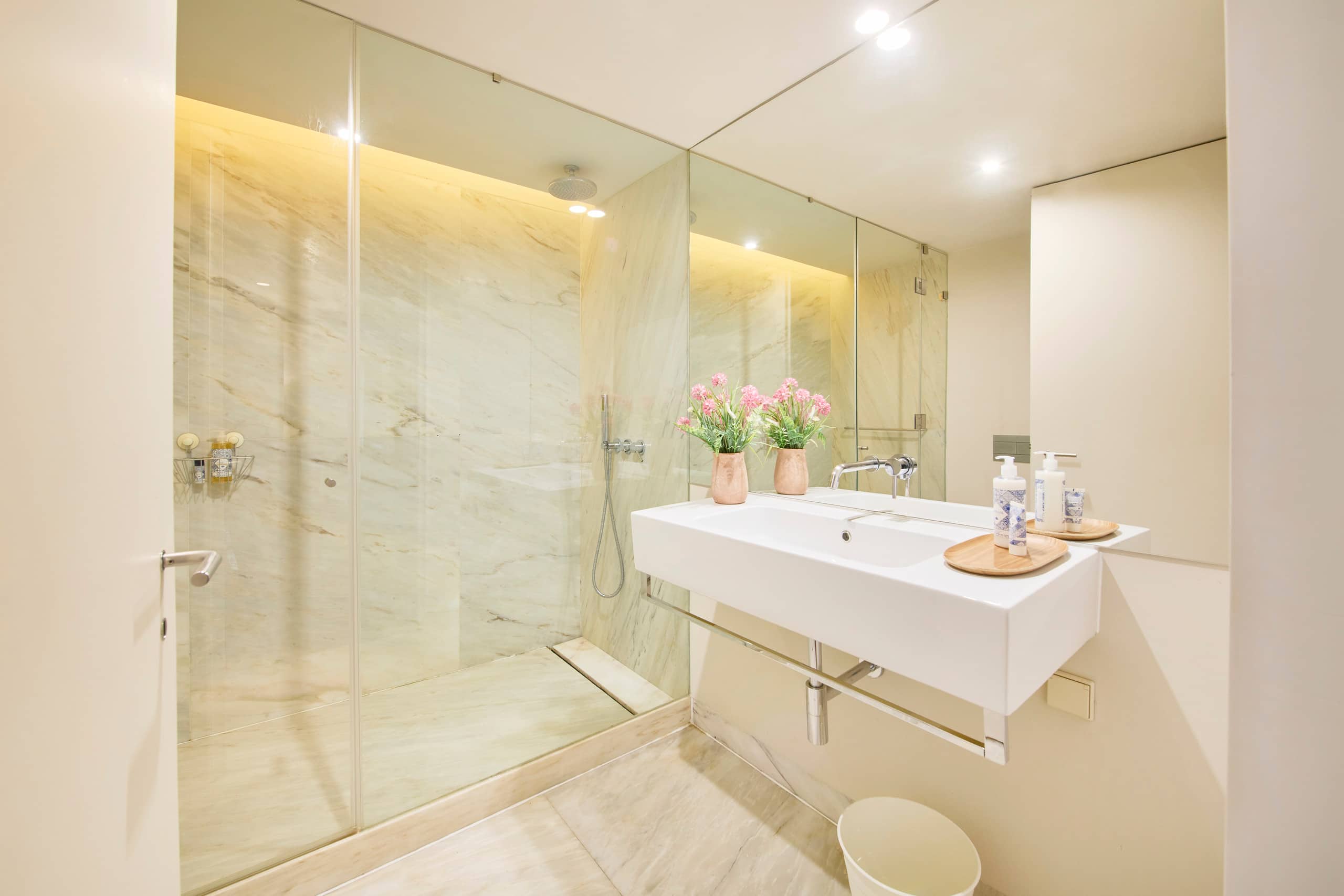 Timeout Market, 3 bedrooms, AC, Elevator 35