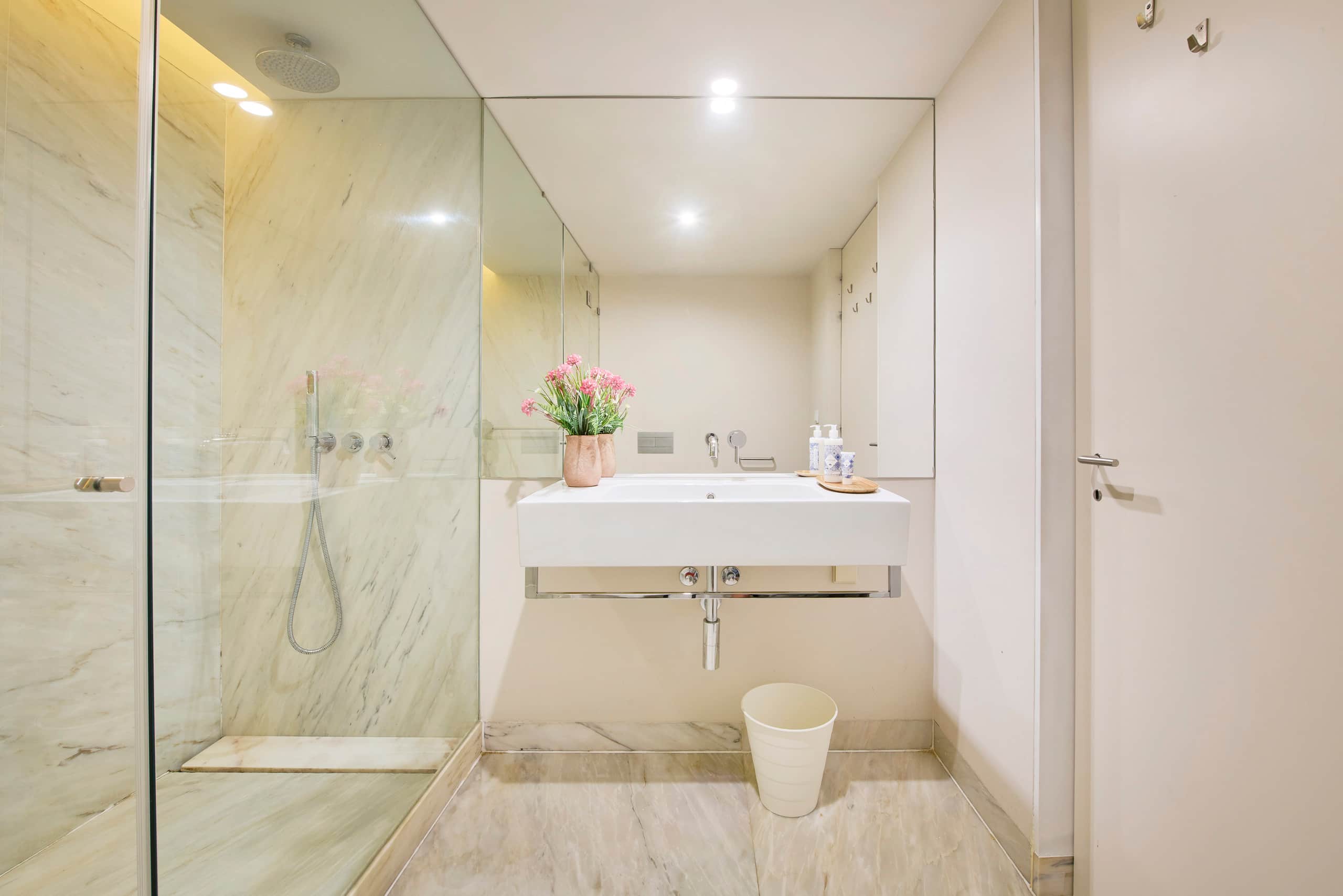 Timeout Market, 3 bedrooms, AC, Elevator 37