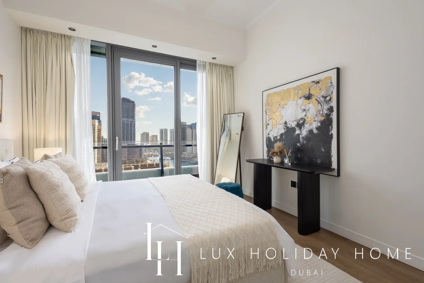 LUX The Silverene Marina View Suite 5 15