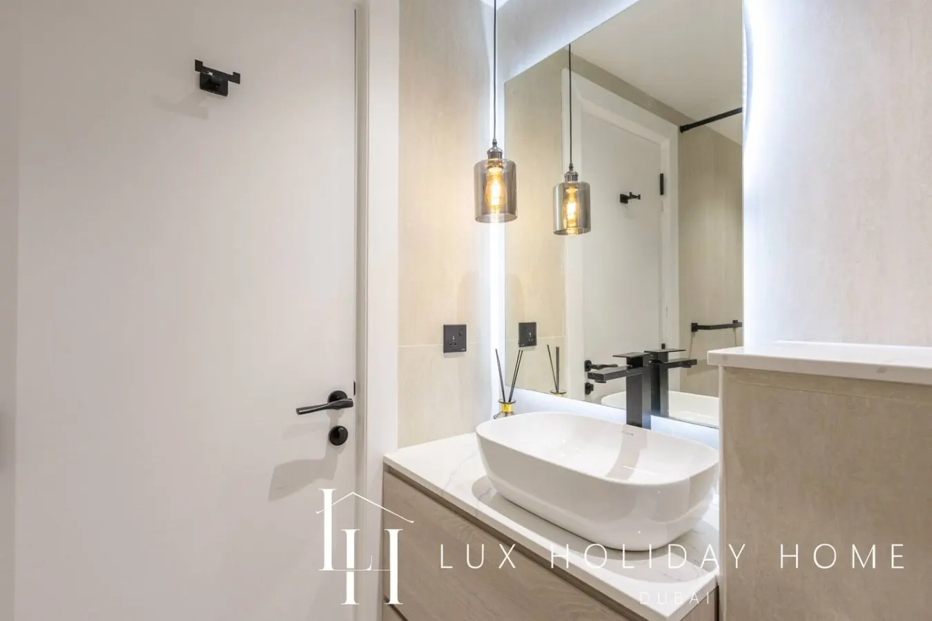 LUX The Silverene Marina View Suite 5 17