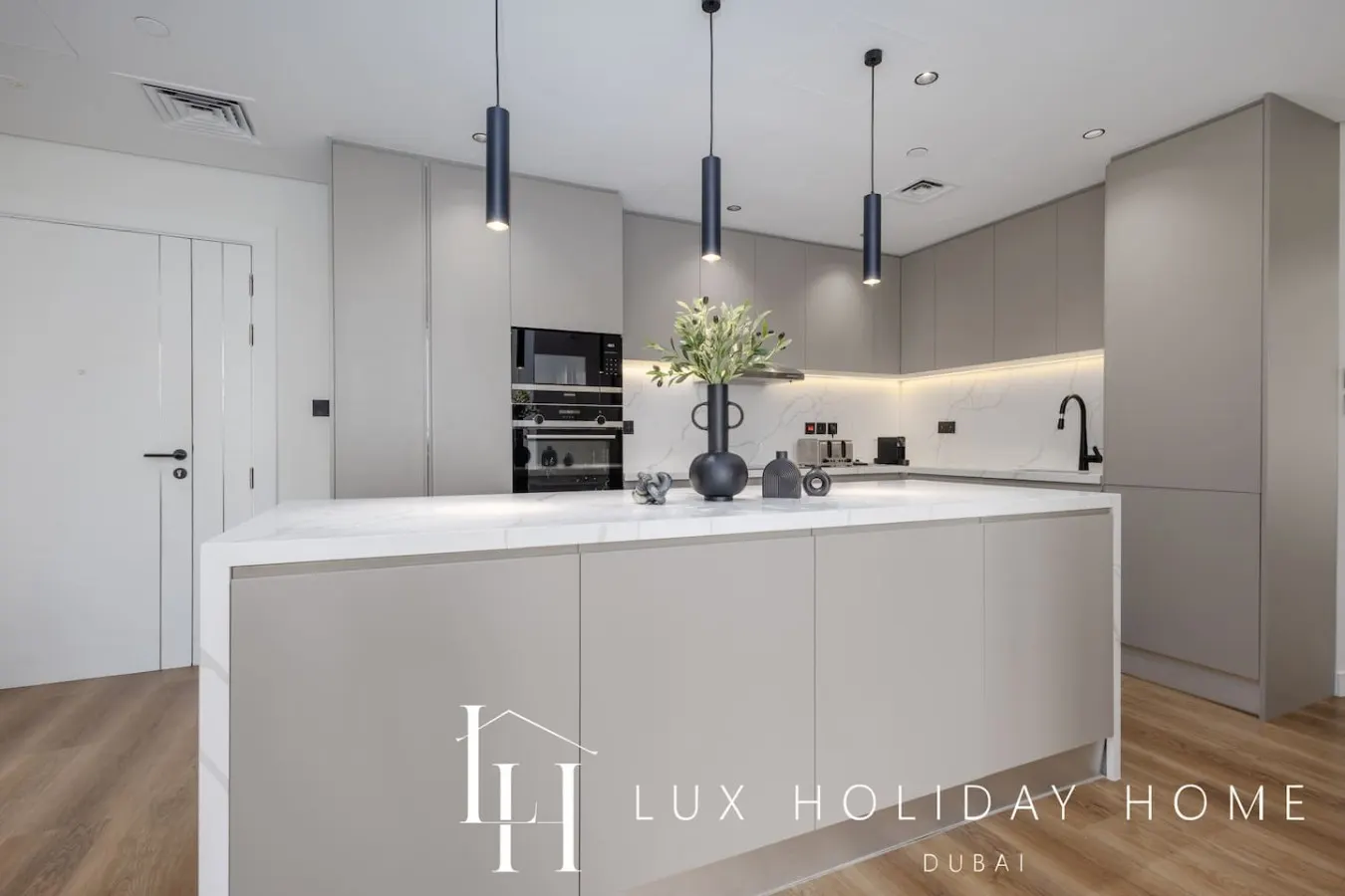 LUX | The Silverene Marina View Suite 5 — photo 4