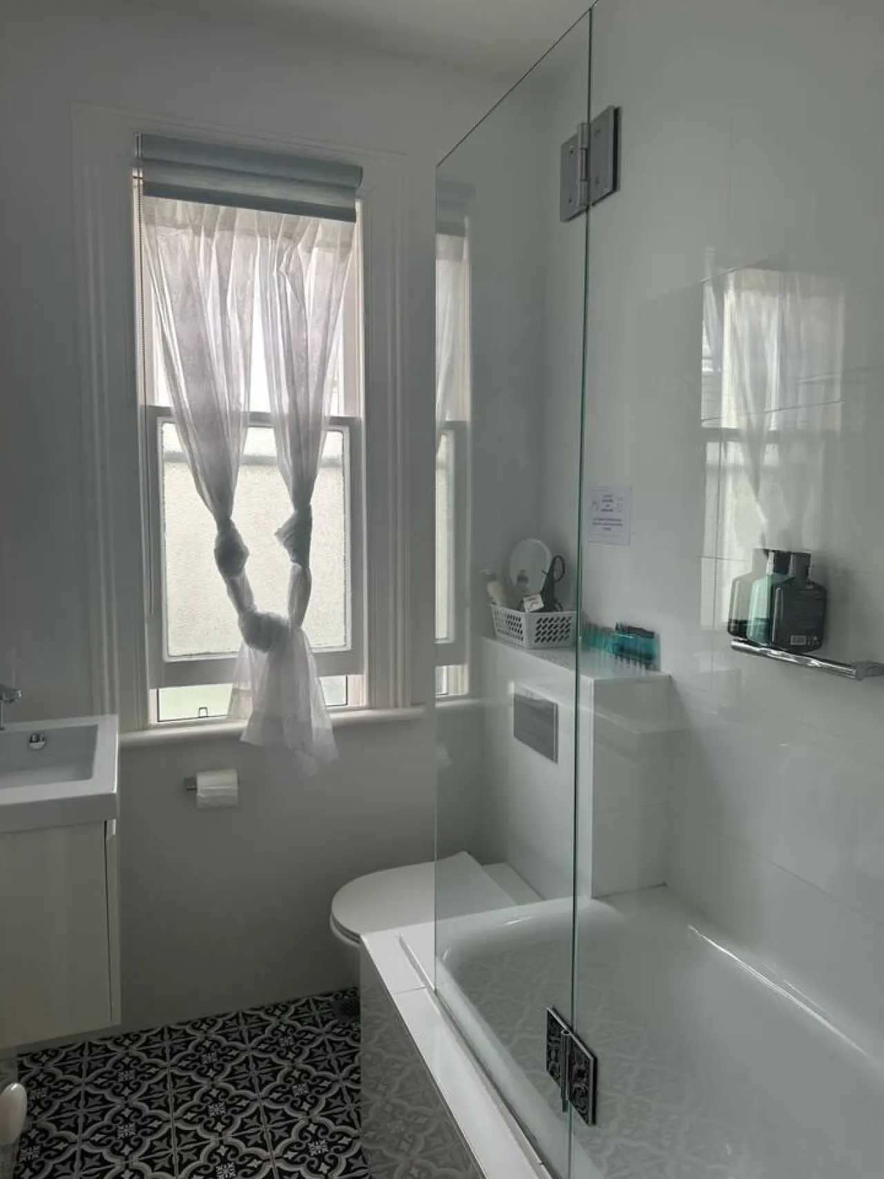 Charming 2-Bed Paddington House 13