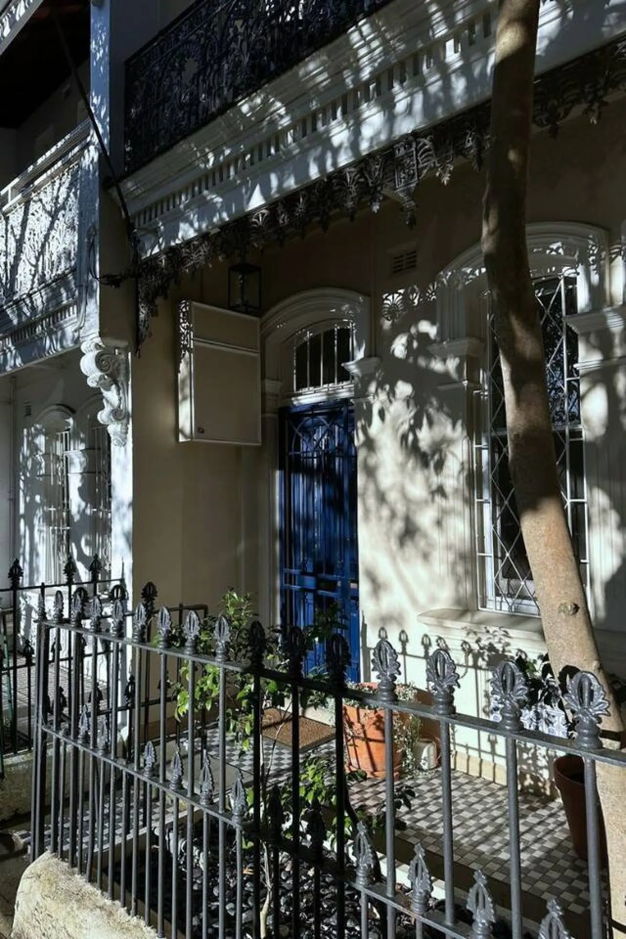 Charming 2-Bed Paddington House 8