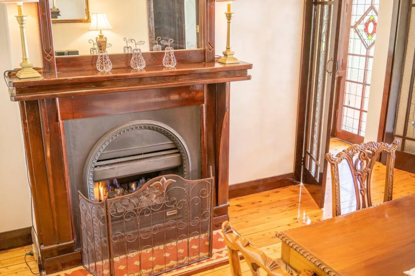 SilverMist - Art Deco, Central Heating, Fireplace, Pet friendly 14