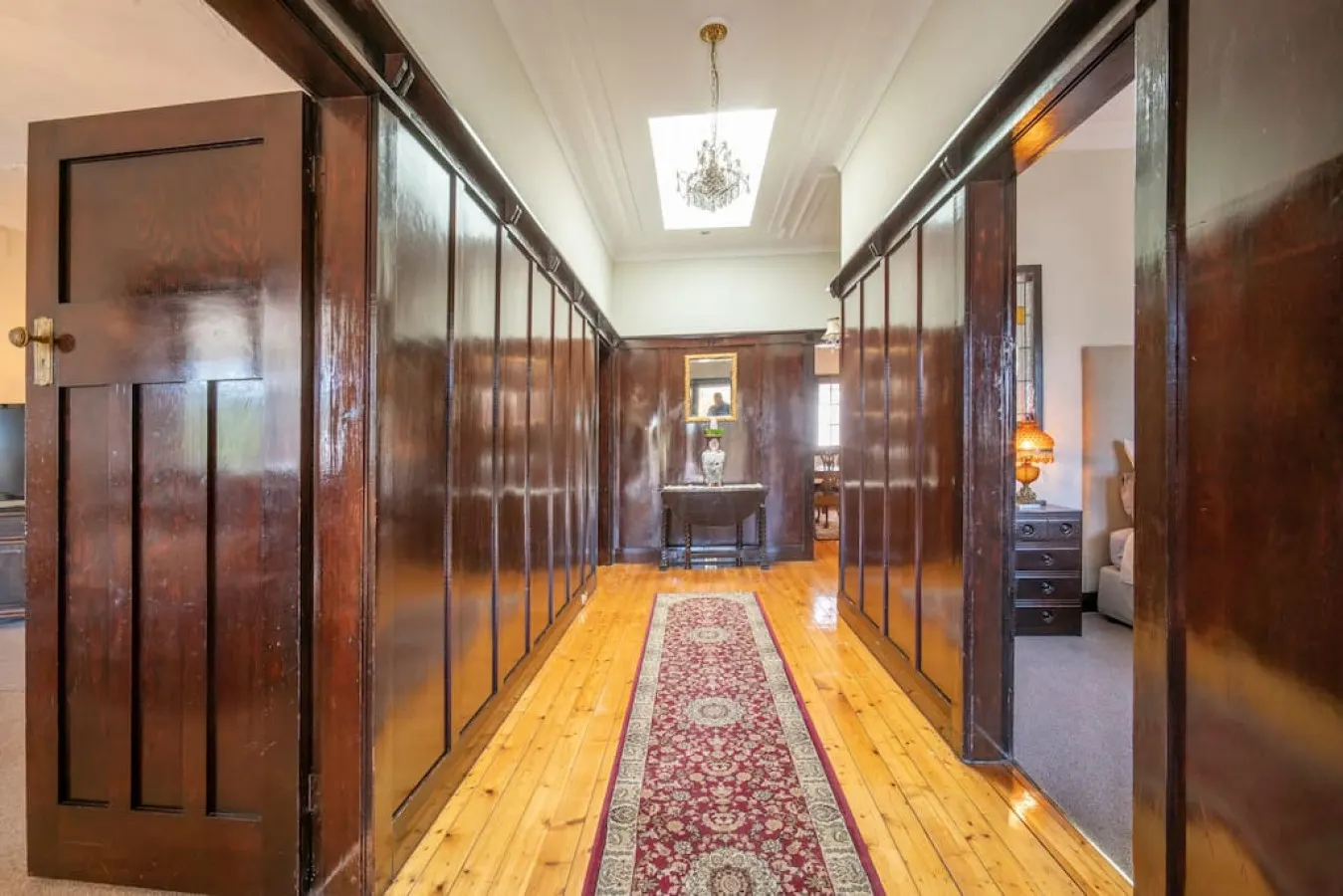 SilverMist - Art Deco, Central Heating, Fireplace, Pet friendly 5