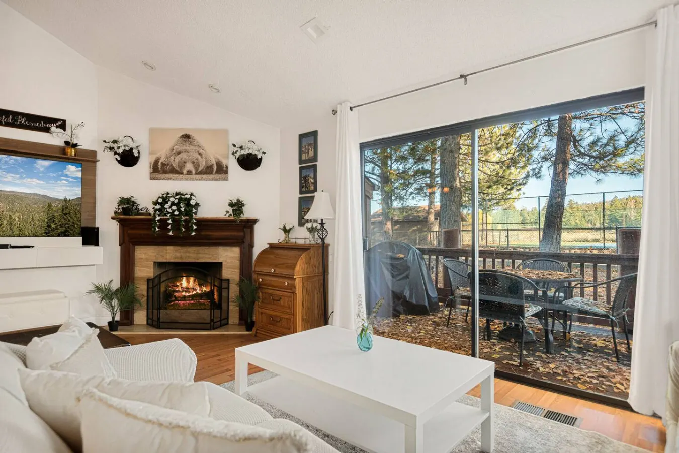 Cozy 3BR Knotty Pine, Near Lake & Trails w Deck 9