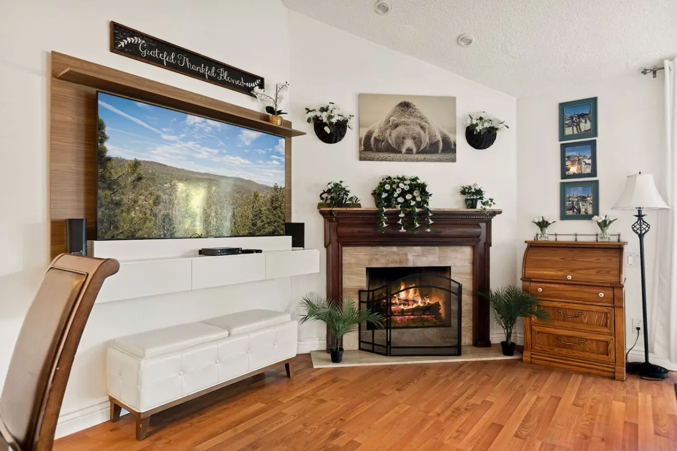Cozy 3BR Knotty Pine, Near Lake & Trails w Deck 10