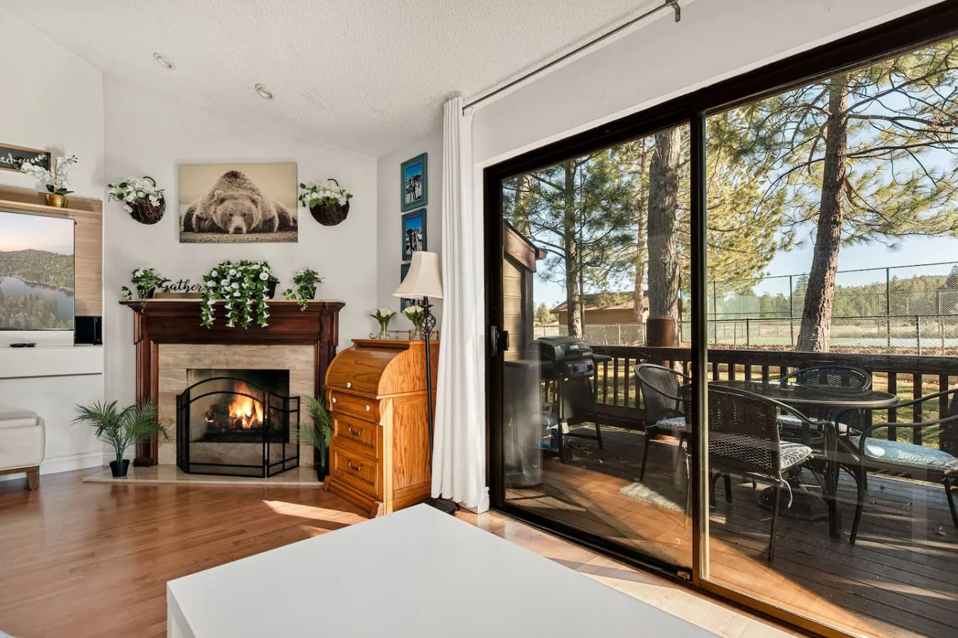 Cozy 3BR Knotty Pine, Near Lake & Trails w Deck 13