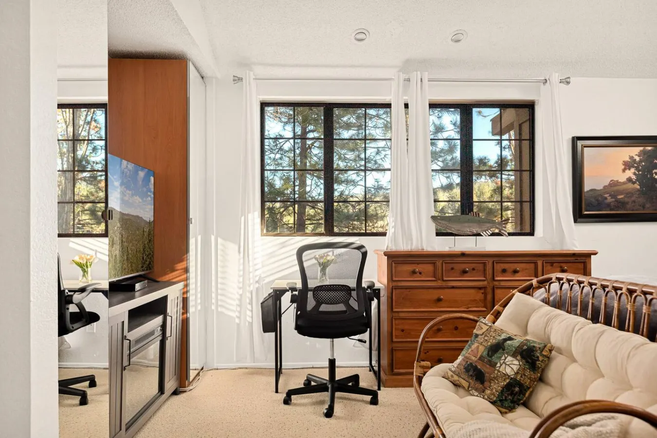 Cozy 3BR Knotty Pine, Near Lake & Trails w Deck 16