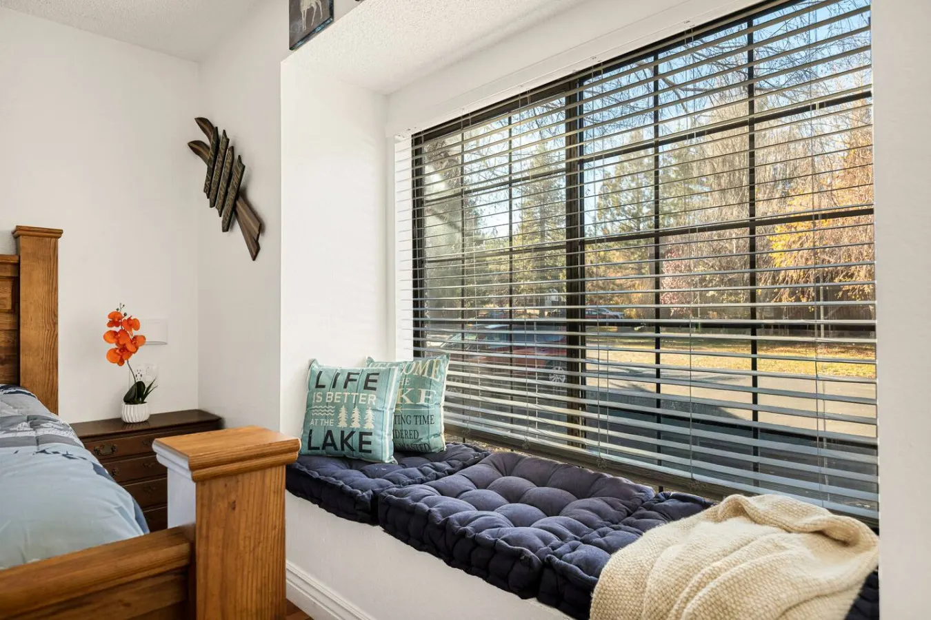 Cozy 3BR Knotty Pine, Near Lake & Trails w Deck 18