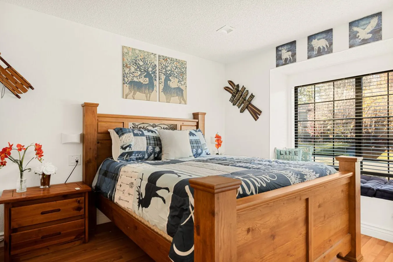 Cozy 3BR Knotty Pine, Near Lake & Trails w Deck 19
