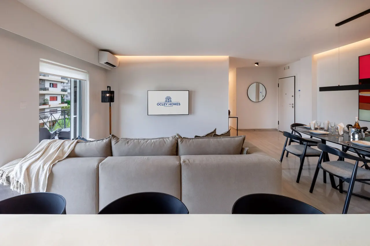 Elegant & Central 3BR in Glyfada 11