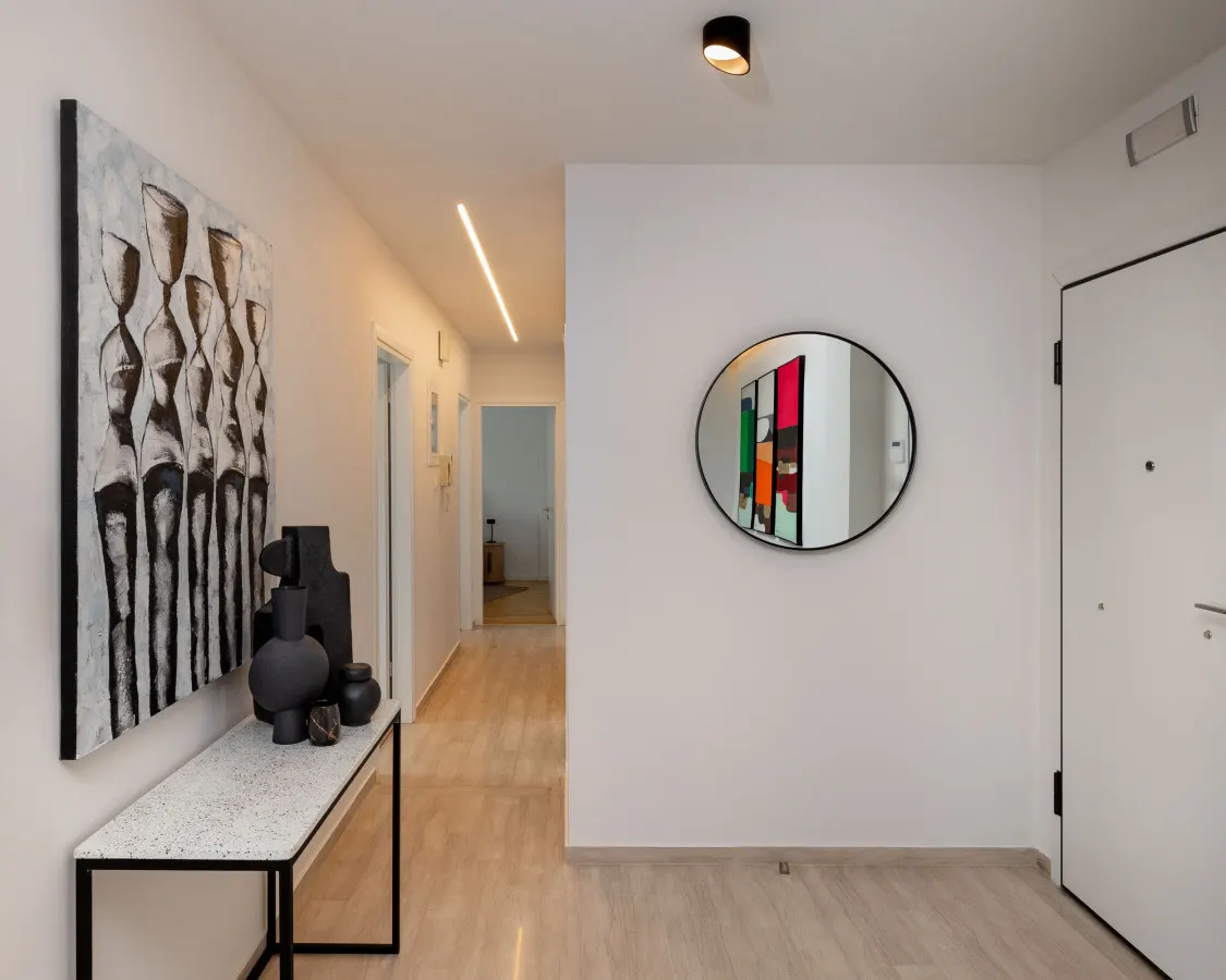 Elegant & Central 3BR in Glyfada 13