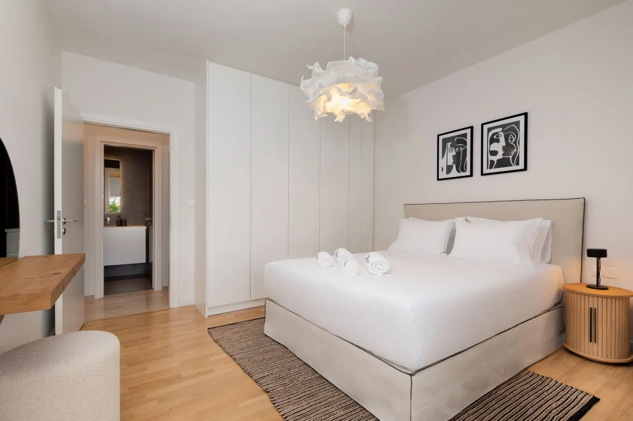 Elegant & Central 3BR in Glyfada 14