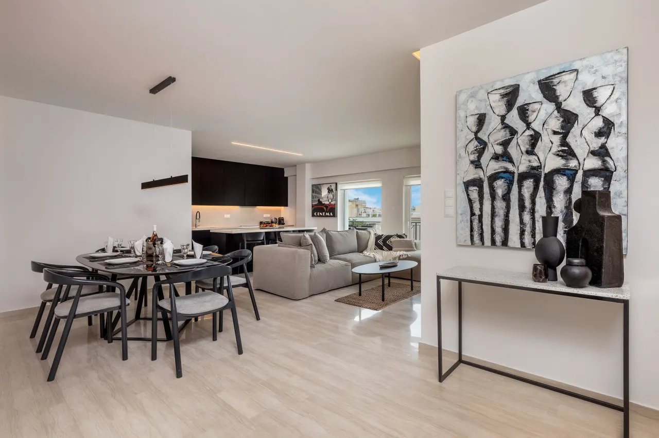 Elegant & Central 3BR in Glyfada 7