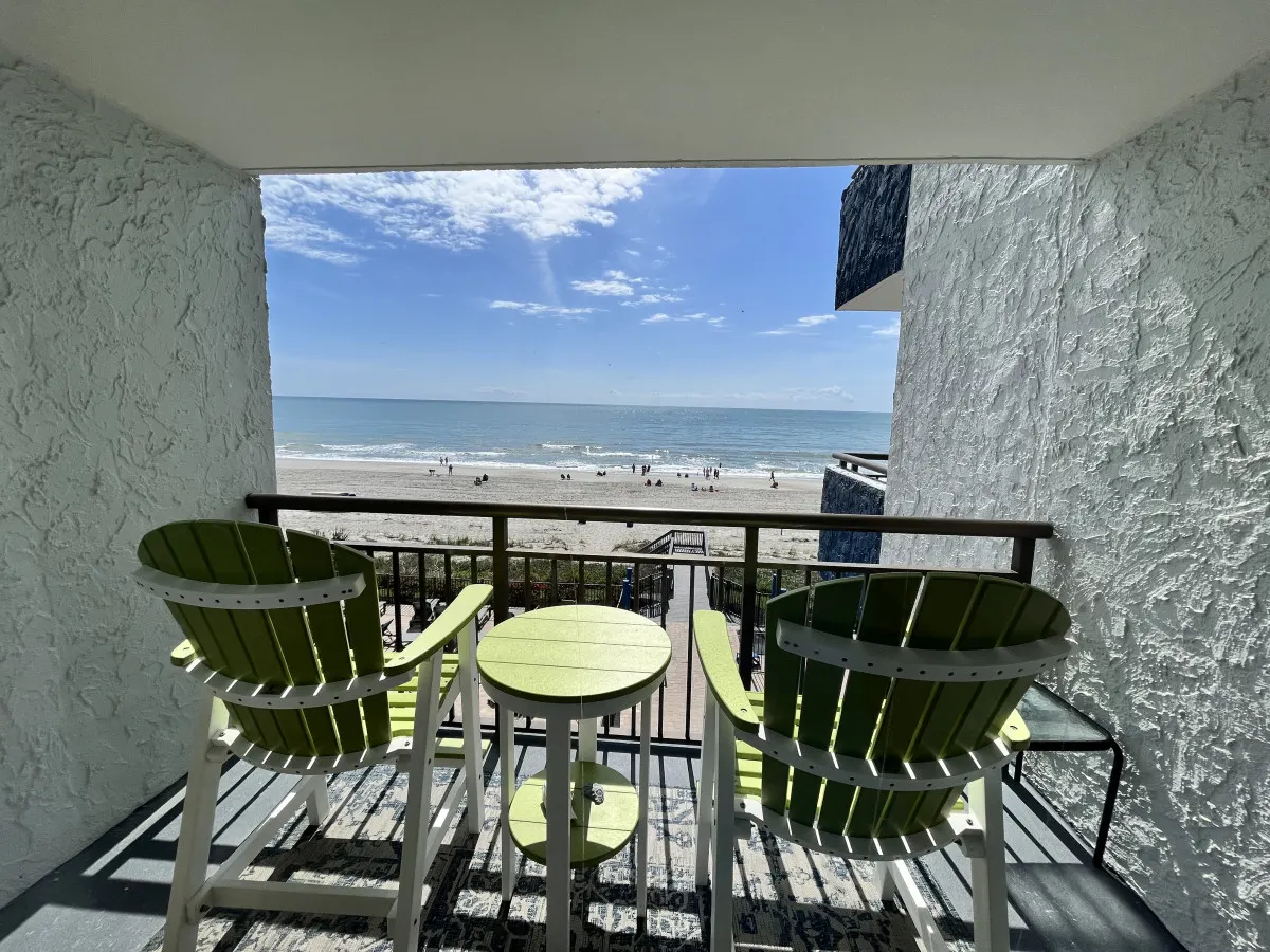 Beautiful, Bright Oceanfront 1bd /1ba Condo 11307