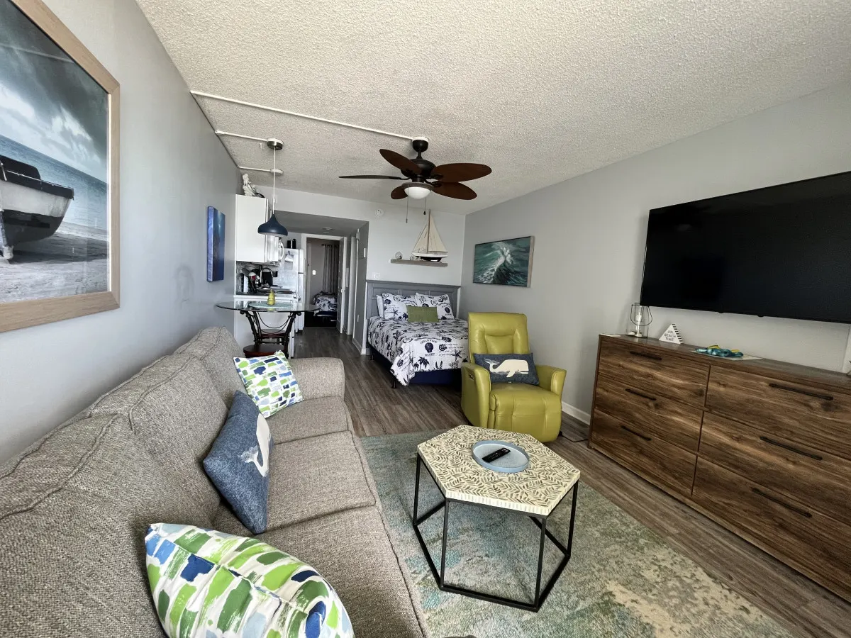 Beautiful, Bright Oceanfront 1bd /1ba Condo 11307 — photo 3