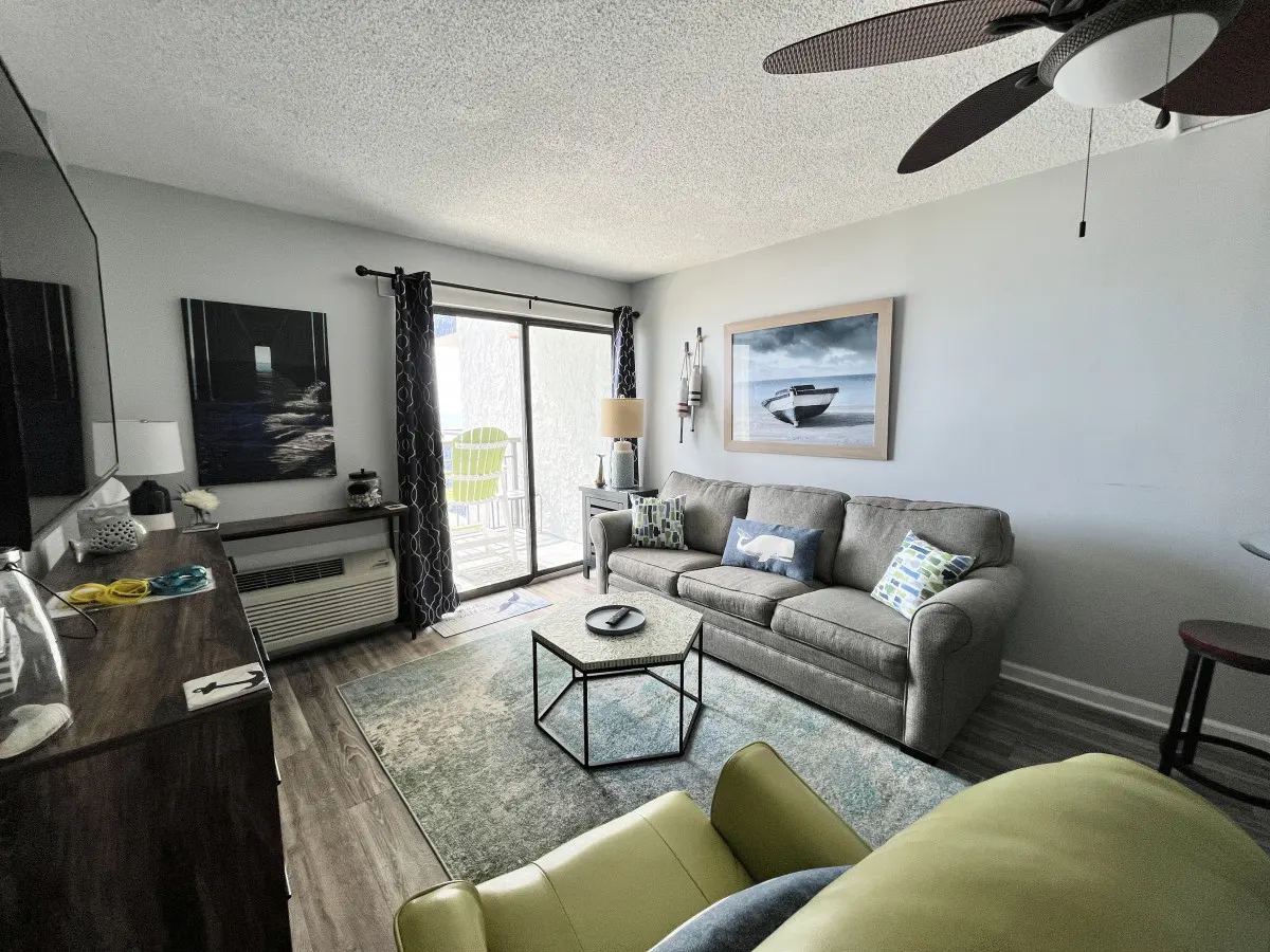 Beautiful, Bright Oceanfront 1bd /1ba Condo 11307 — photo 4