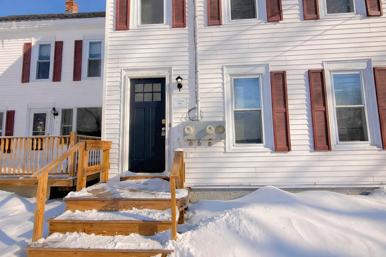West Cove Upper Right Apartment — photo 2