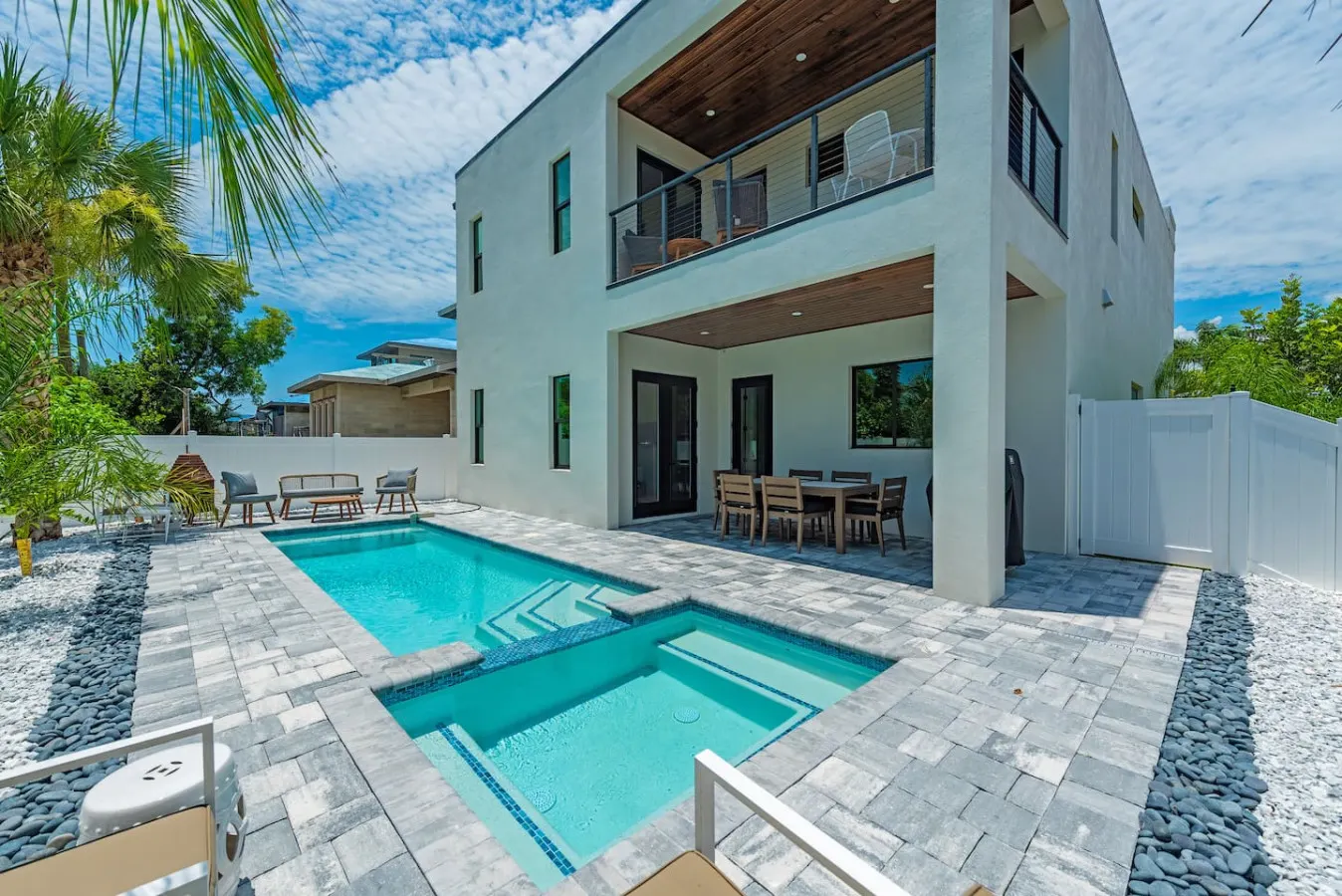 Luxury Pool & Oasis 1