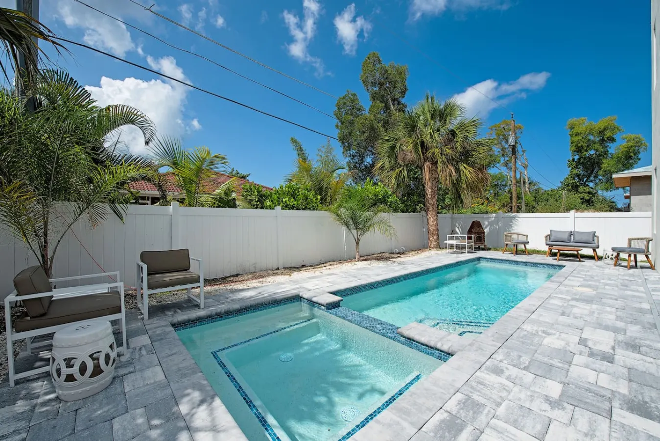 Luxury Pool & Oasis 2
