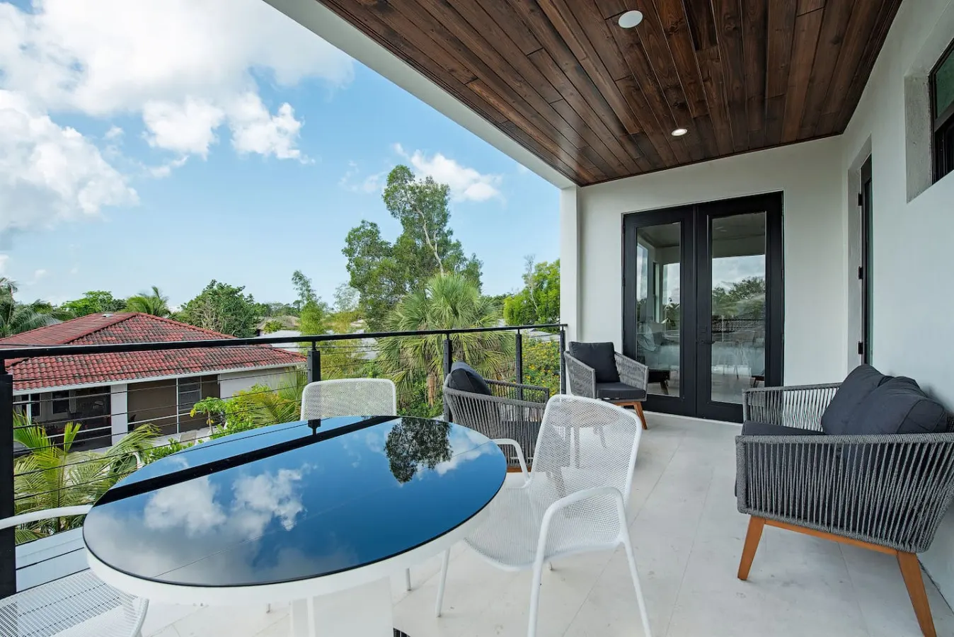 Luxury Pool & Oasis 3