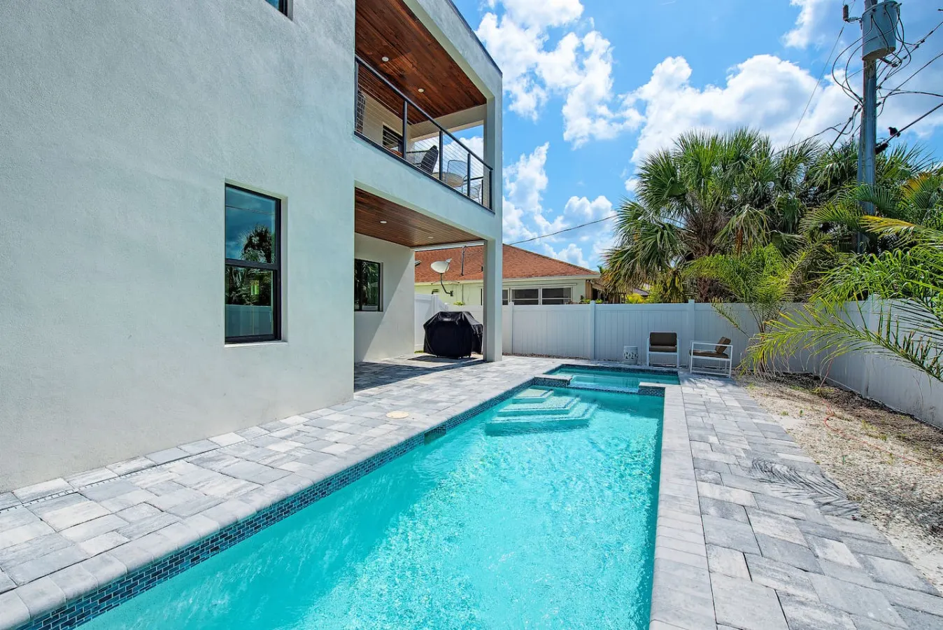 Luxury Pool & Oasis 5