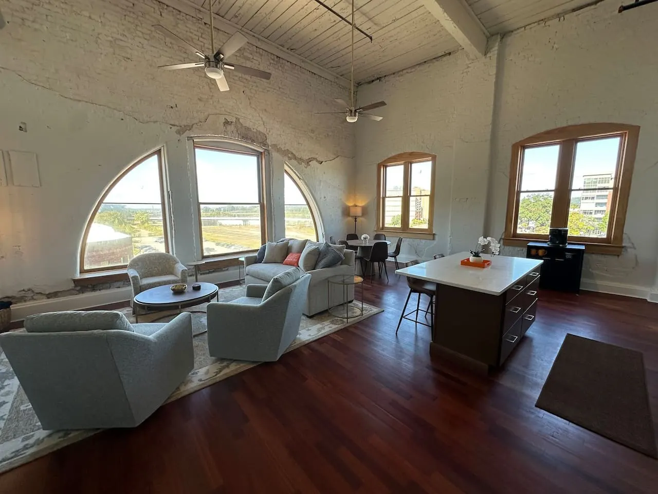 City Views & Comfort | Heart of Downtown Knoxville