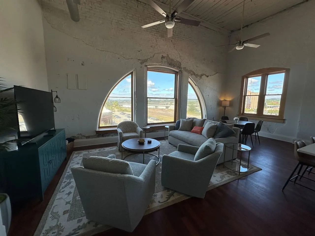 City Views & Comfort Heart of Downtown Knoxville 14