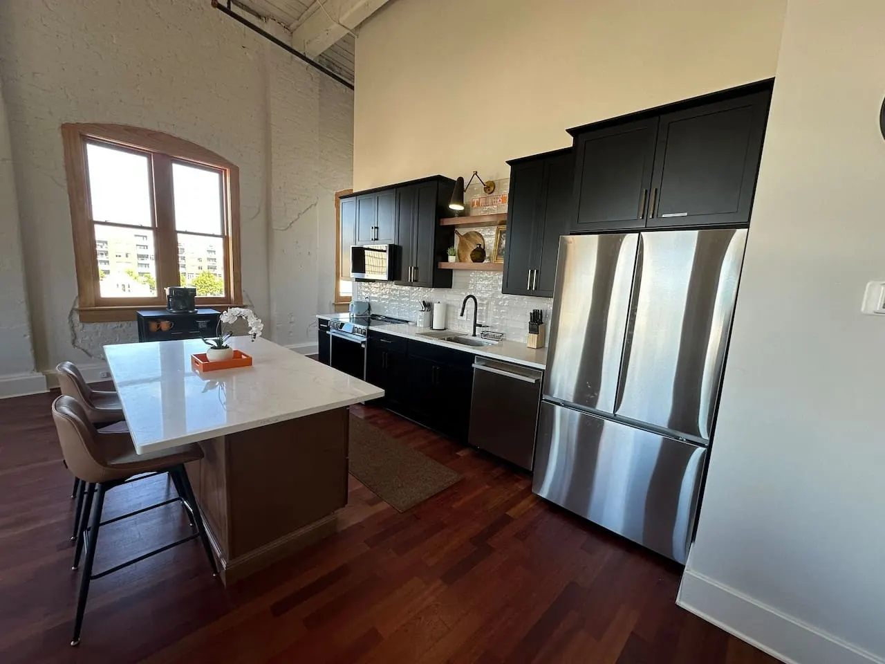 City Views & Comfort | Heart of Downtown Knoxville — photo 3