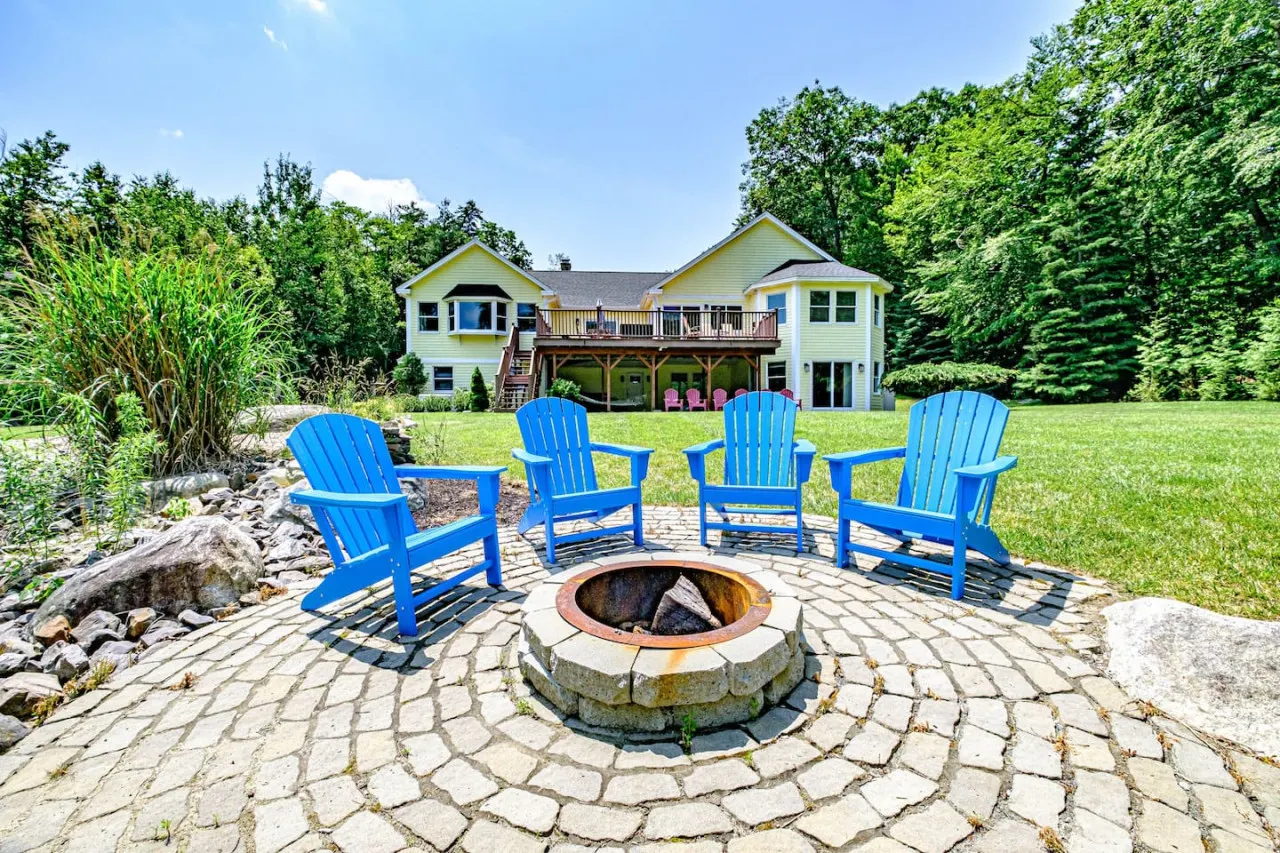 Point Overlook- Stunning Sebago Lake House w. Game Room & Dock