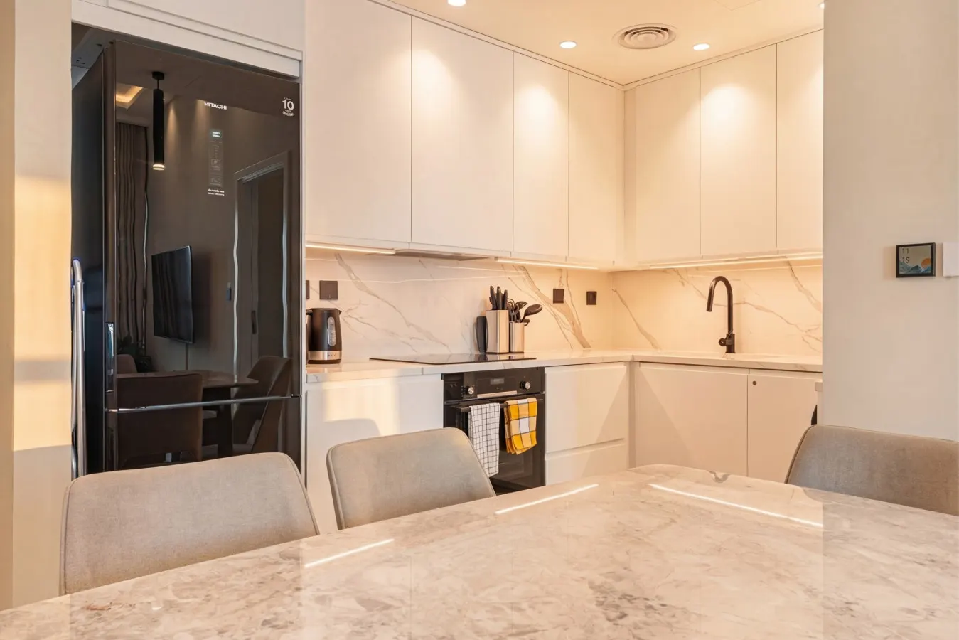 Spacious Central Marina Home 10