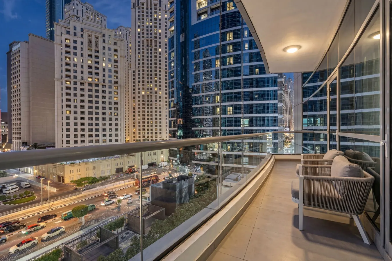 Spacious Central Marina Home 14