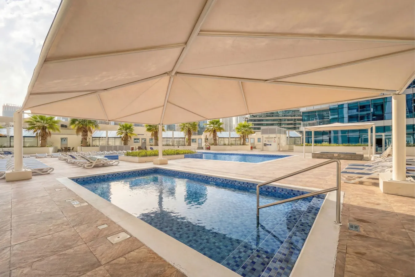 Spacious Central Marina Home 15