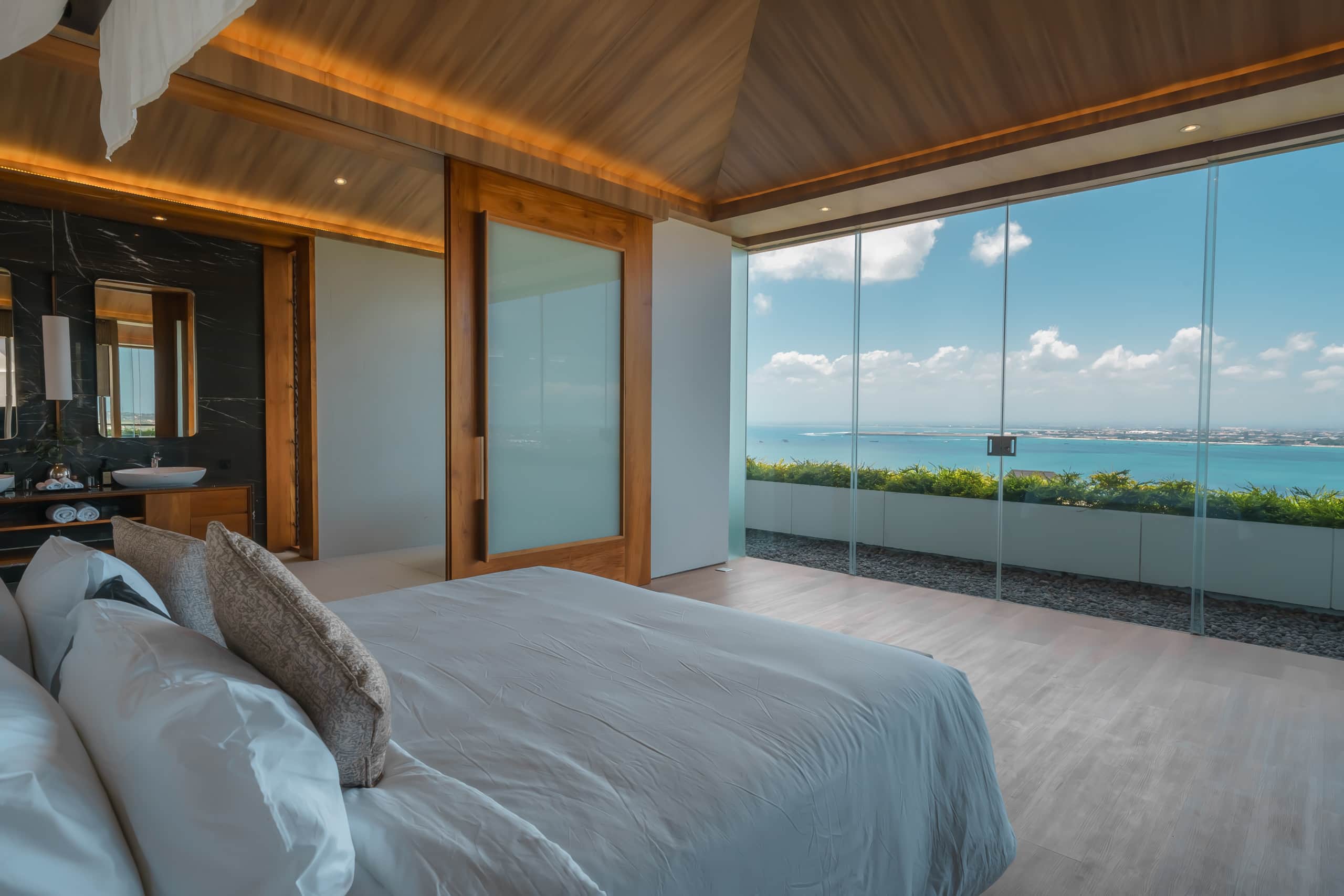 Beyond The Sea: Luxe Sea View Villa in Jimbaran — photo 3