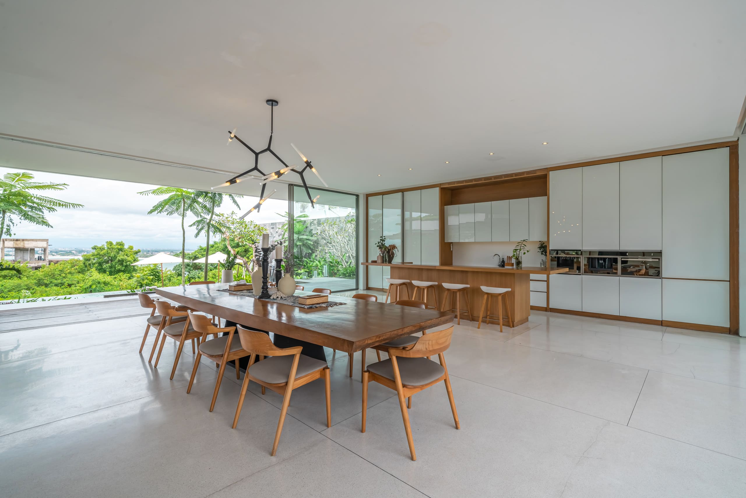 Beyond The Sea: Luxe Sea View Villa in Jimbaran 21