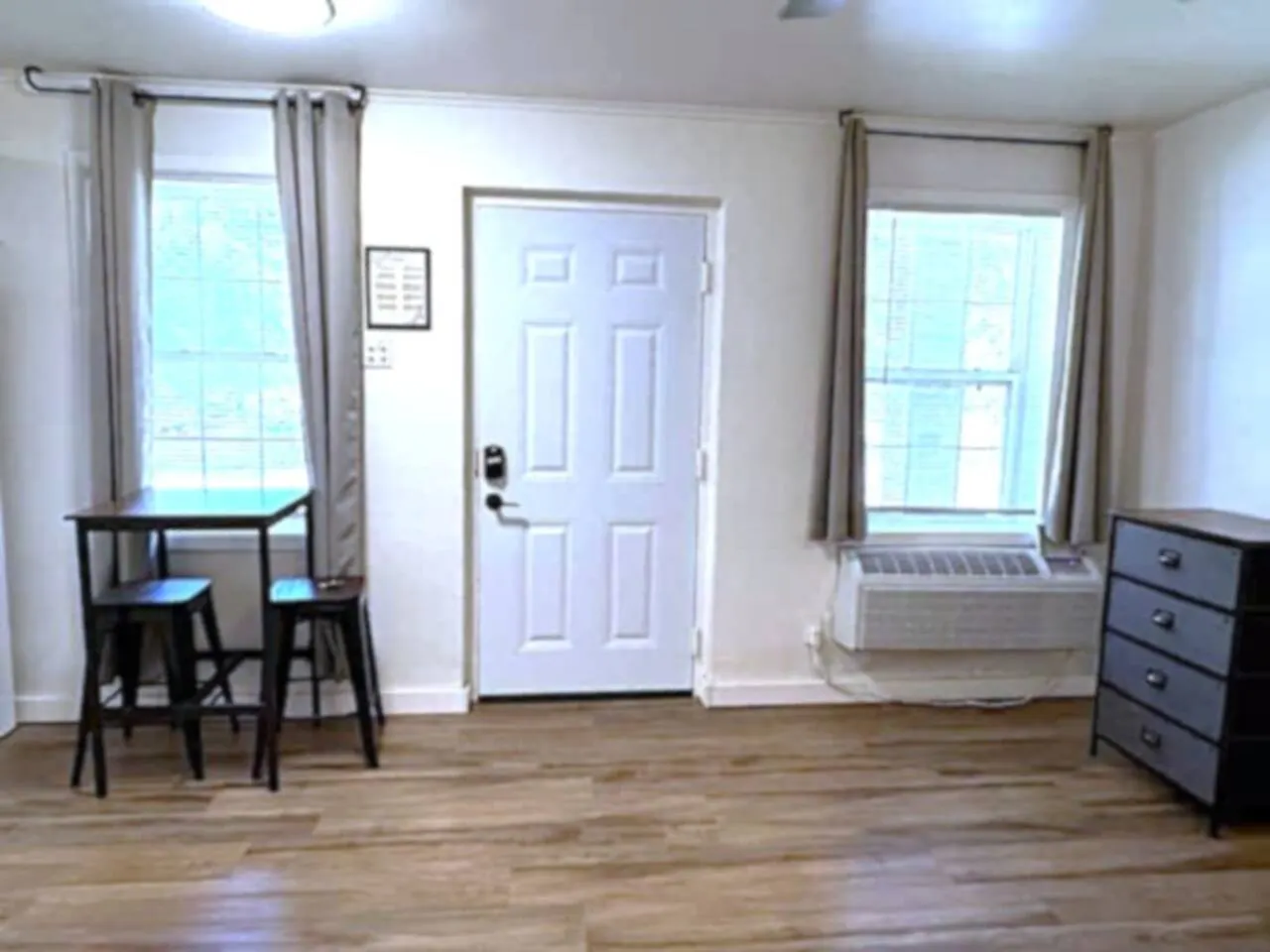 5-Min to UAMS | Studio Apt Ideal Extended Stay — photo 3
