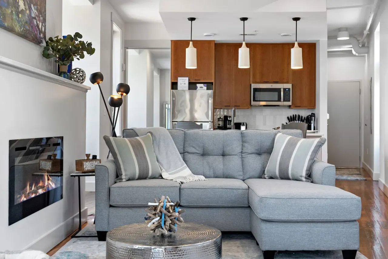 Lux 1BR Views & Design Located near ALL 11
