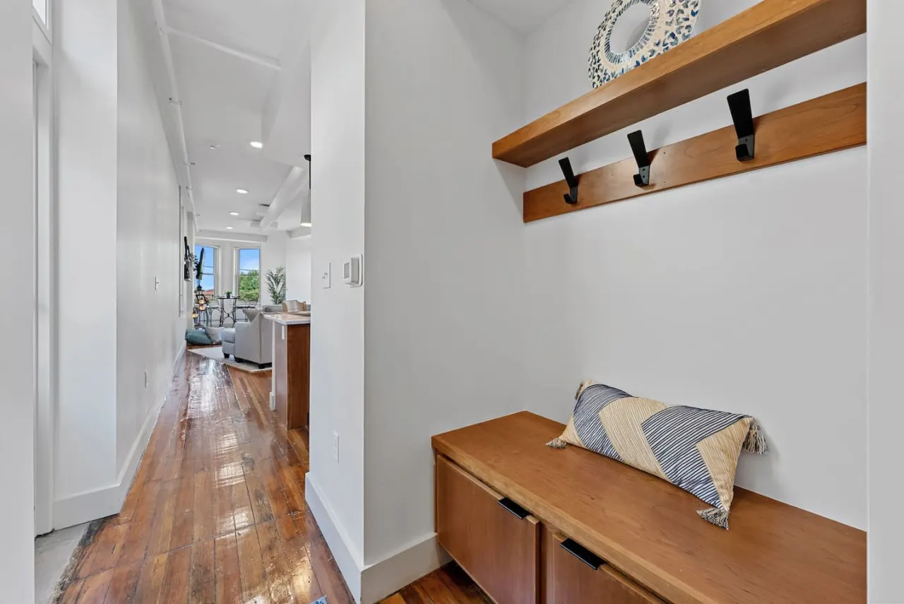 Lux 1BR Views & Design Located near ALL 16