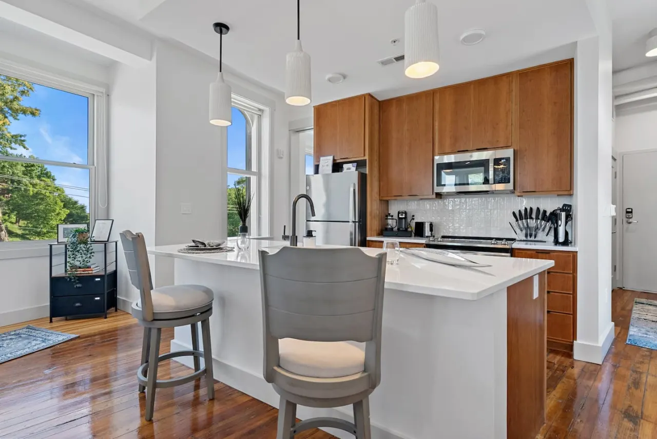 Lux 1BR Views & Design Located near ALL 17